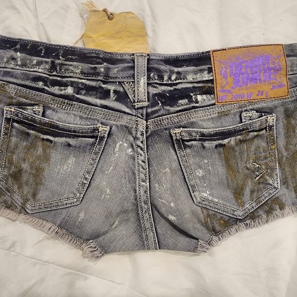 DENIM JUNKIE Distressed Destroyed Raw Hem Mini Denim Jean Shorts 24 - Picture 2 of 2
